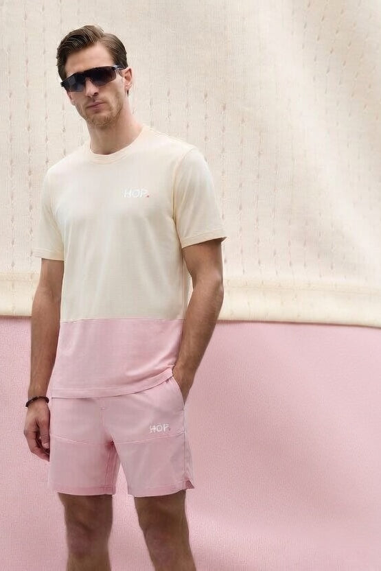 Essuyer sa main avant la frappe décisive : le pari textile de HOP.