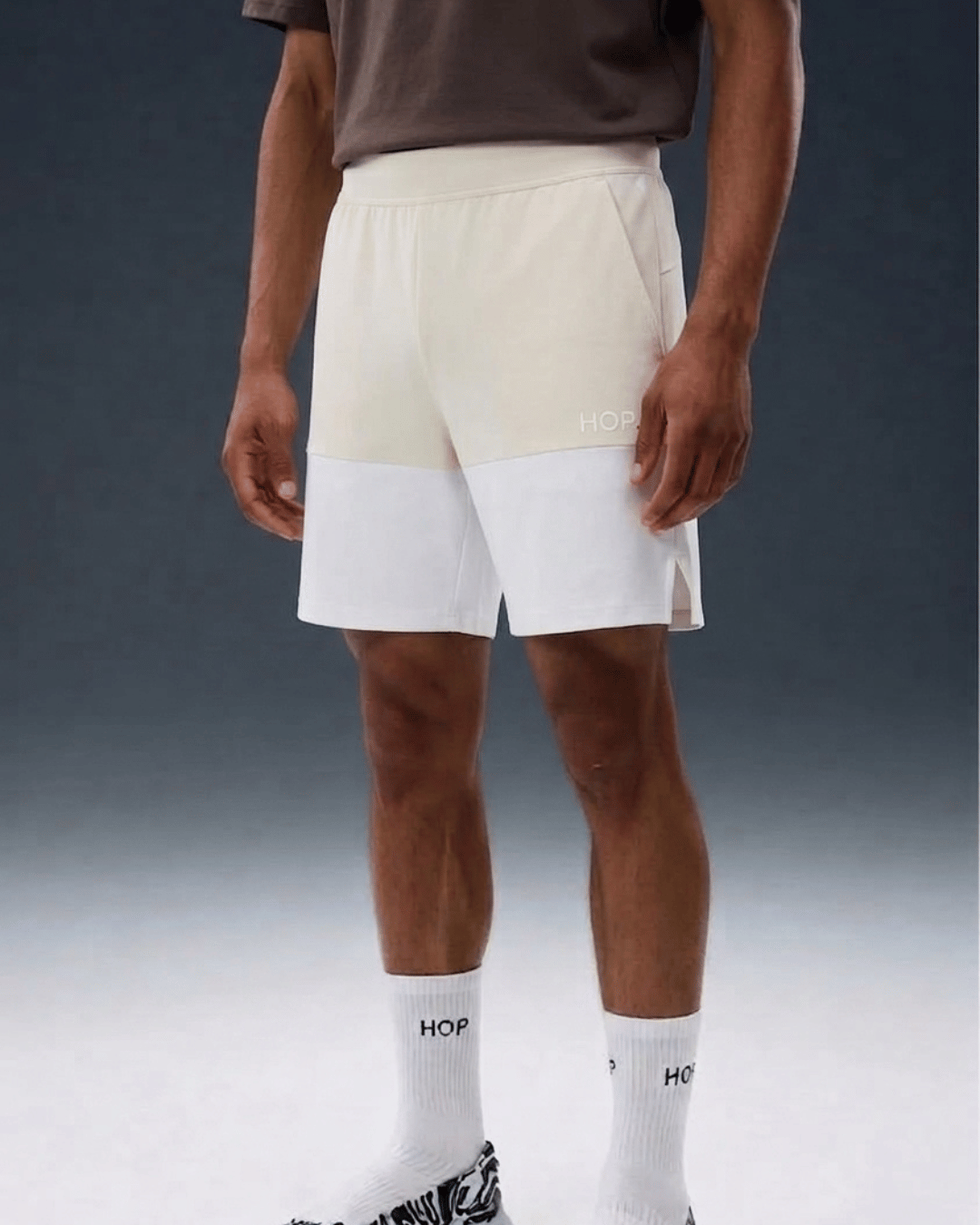 Short Padel Cloud - léger - microfibre absorbante - poches porte-balles - cuissard de compression HOP.